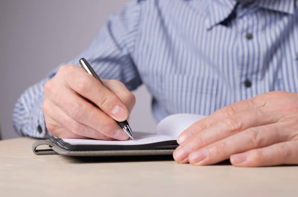 Comment commencer la rédaction d’un CV responsable marketing