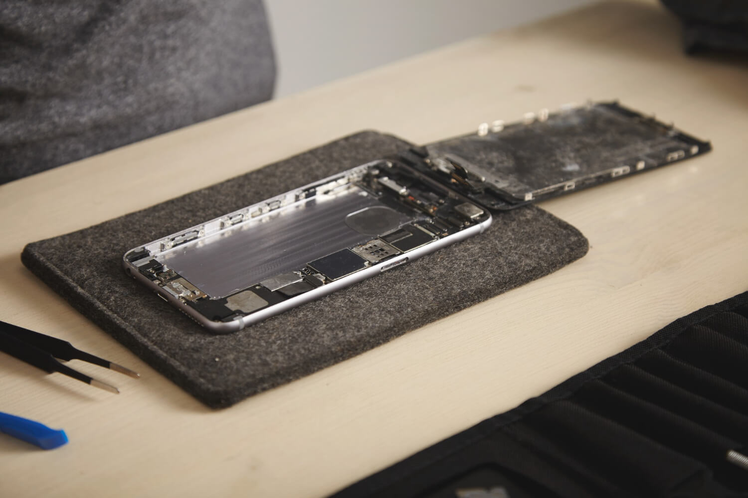 Smartphone neuf vs téléphone reconditionné : lequel choisir ?