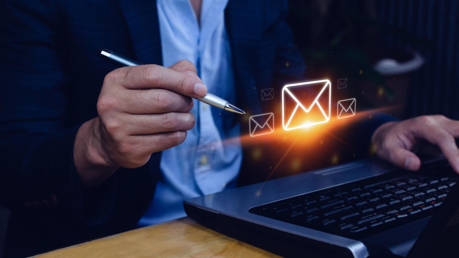 Comparaison des critères clés pour sélectionner le fournisseur d'adresse e-mail idéal en 2023